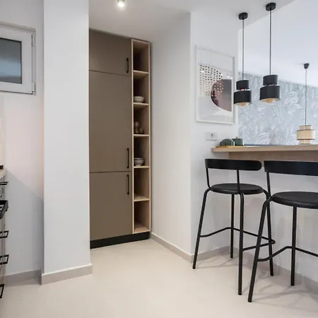 Atheneum Victoriei 1br Balcony And Selfcheckin Apartament Bucureşti
